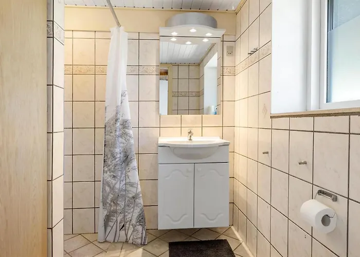 3 Bedroom Stunning In Sydals Hébergement de vacances Skovmose